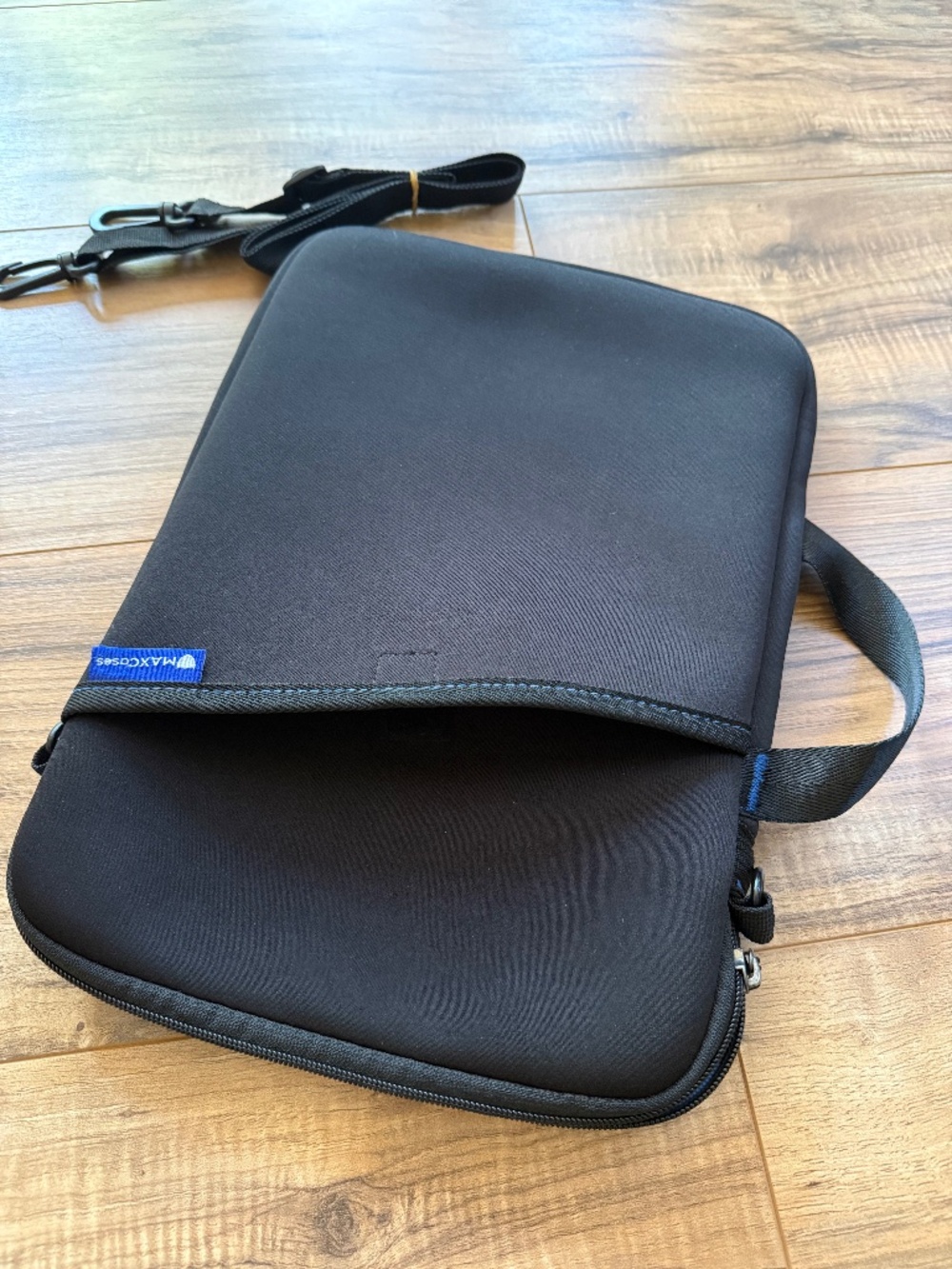 MAXCases Padded Chromebook Case - Picture 3 of 5